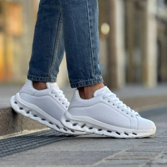 CLASSIC WHITE RUNNER